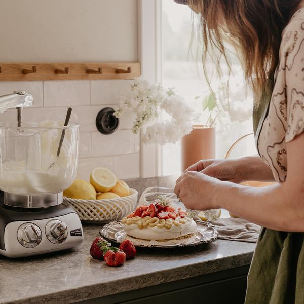 The most dreamy pavlova with our beater bowl and balloon whisks.
