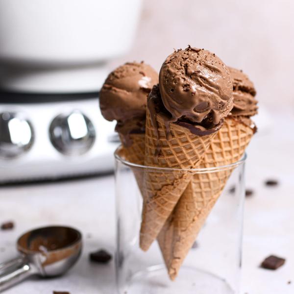 Who doesn't love chocolate Ice Cream? A true classic and a perfect dessert. 