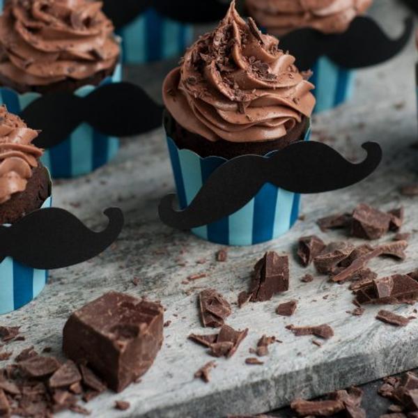 You have to try these delicious Chocolate cupcakes with chocolate frosting.