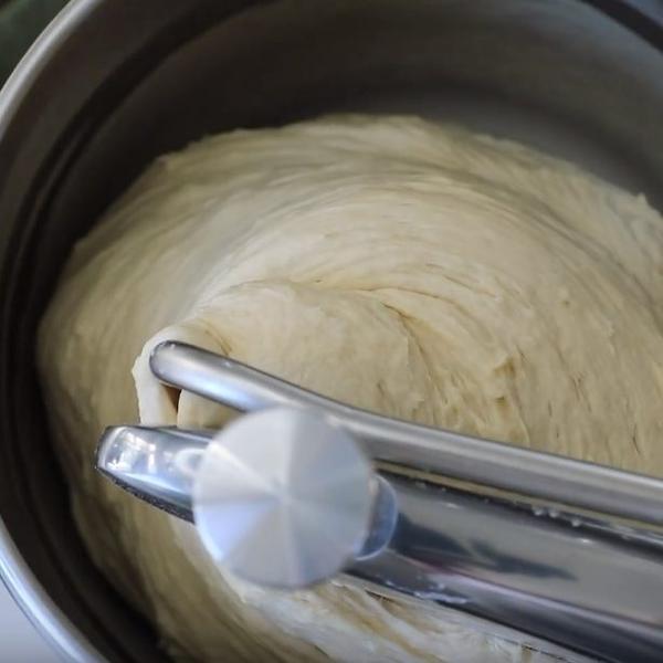 How to prepare 5 kilos of dough in Ankarsrum Assistent Original. 
