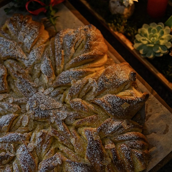 A magical star brad with saffron, perfect when you want to serve something special to your guest this christmas.