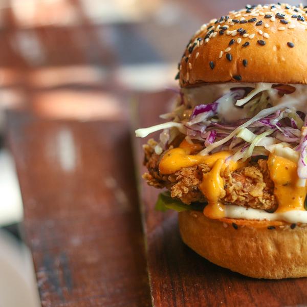 Tee itse kanajauhelihapihvit Ankarsrum-lihamyllyllä – täydellisiä burgerin väliin!