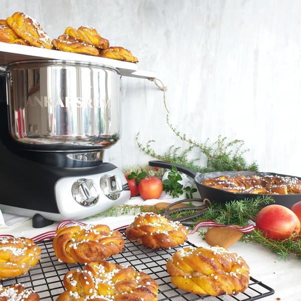 Saffron Buns