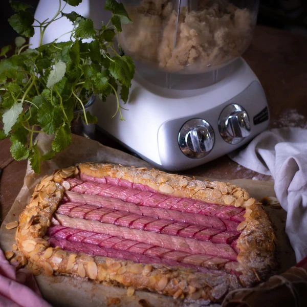 Galette art with rhubarb, almonds and cardamom made by Hilda Kirkhoff - The winner of the Great Swedish Bake off.