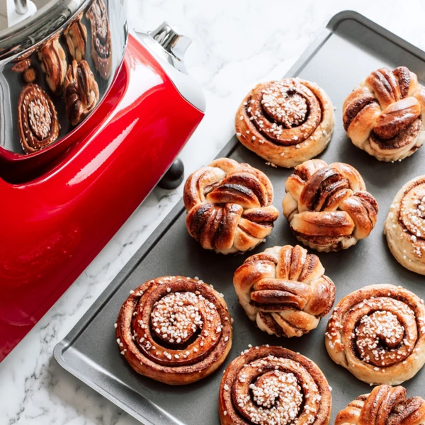 Recipe for really tasty and moist Rimbo buns that only need to rise once.