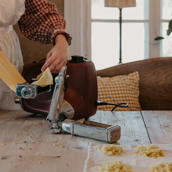 Making pasta with the Ankarsrum Assistent Original. Perfect every time!