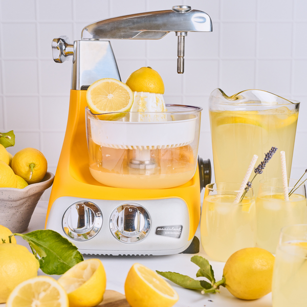 Wat is er lekkerder op een warme zomerdag dan een glaasje ijskoude lemonade? Deze superlekkere lemonade maak je zelf met onze citruspers! 