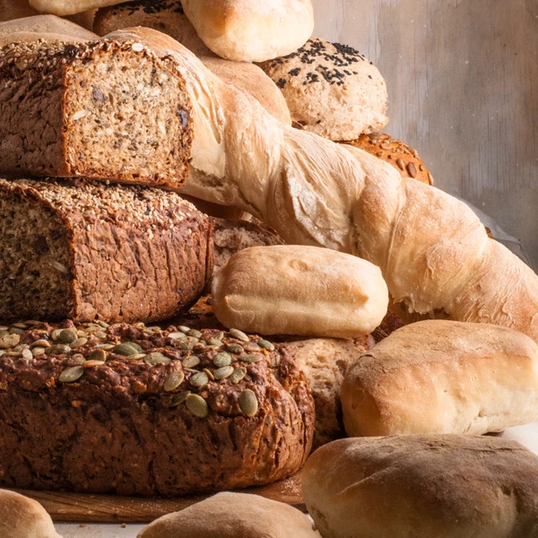 Et hurtig og nemt bagt ¨tøm-skabet-brød¨, hvor du nemt kan bruge ingredienser, du har derhjemme! 