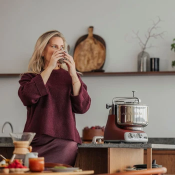 Den perfekta födelsedagspresenten – Ankarsrum Assistent Original i köket.