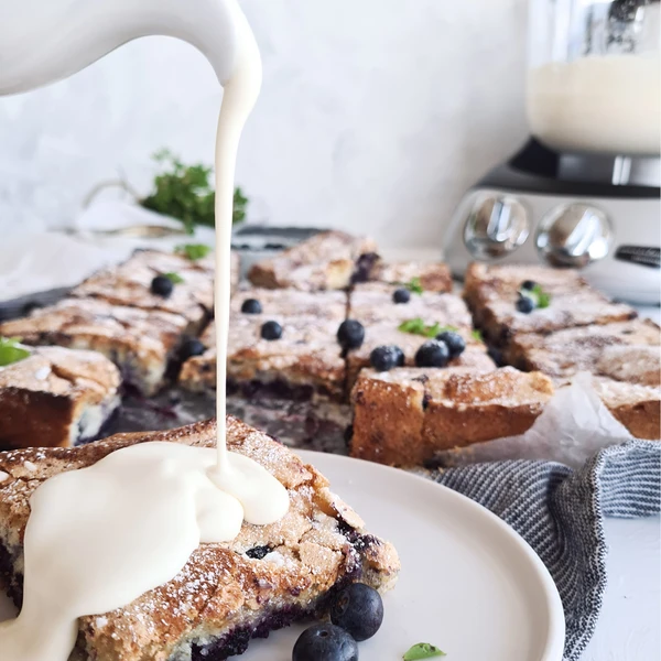 Délicieux gâteau aux myrtilles, parfait pour un pique-nique.