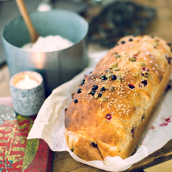 Gör ett riktigt gott lingonbröd till jul.