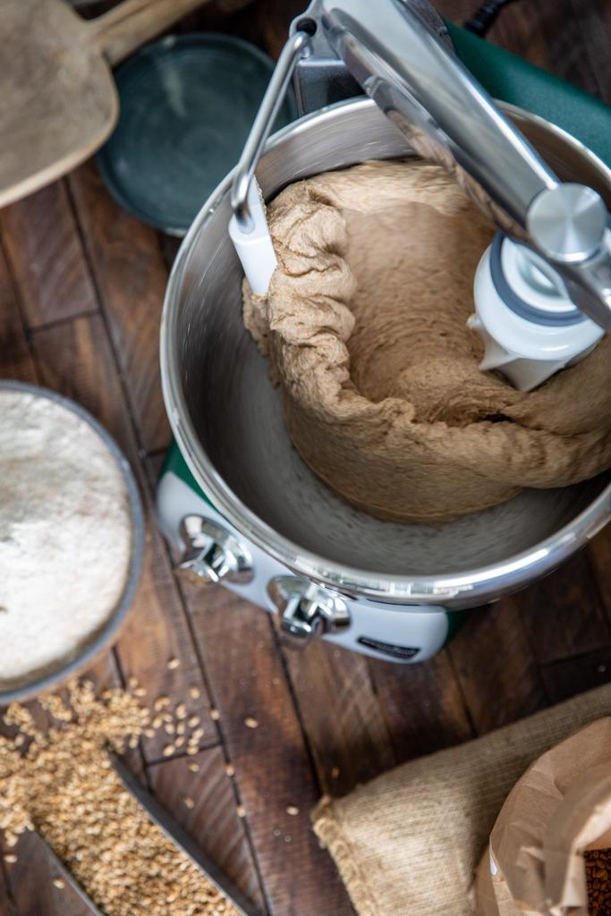 Kneading dough with Ankarsrum