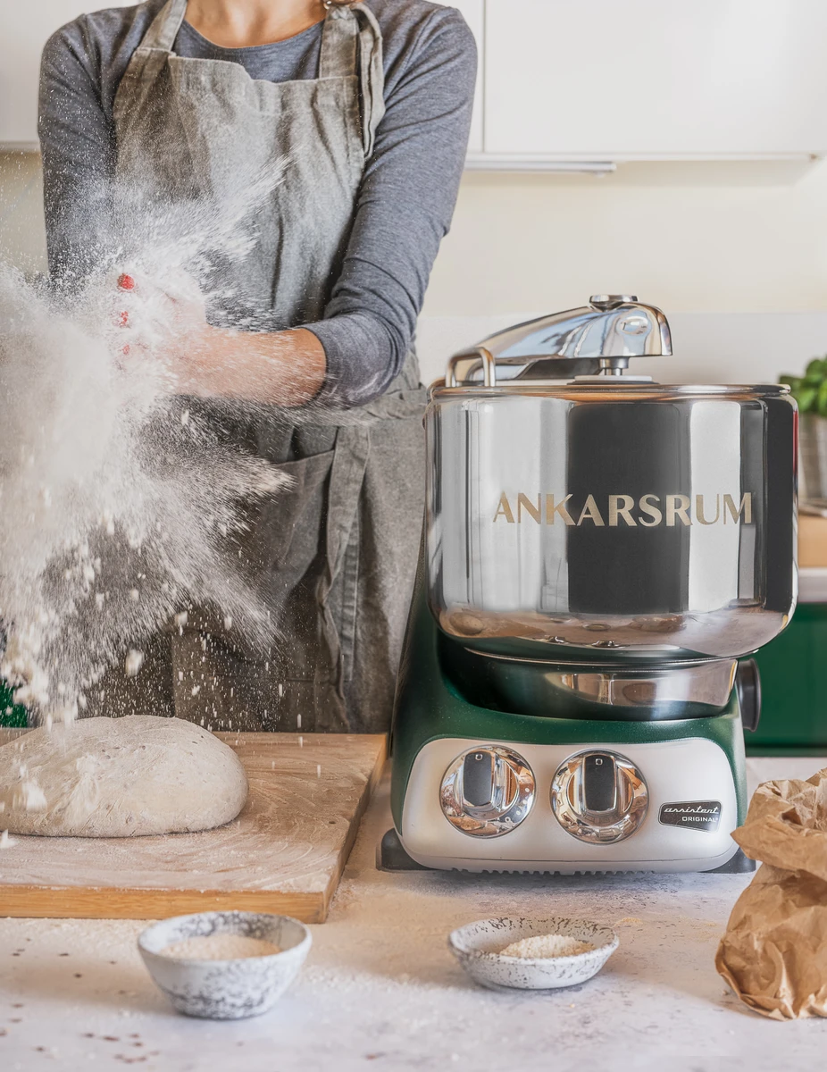 Dough baking with a mixer machine