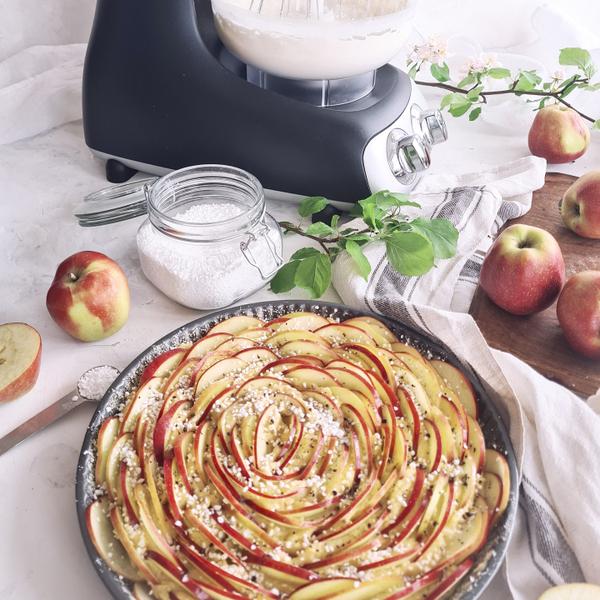 Glutenfreier Apfelkuchen. Backe einen Apfelkuchen mit einigen Äpfel aus deinem Garten! 