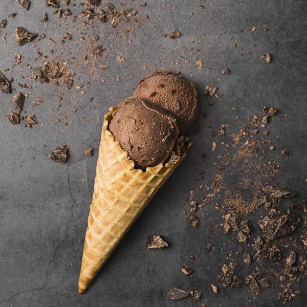 Qui n'aime pas la crème glacée au chocolat ? Un vrai classique et un dessert parfait.