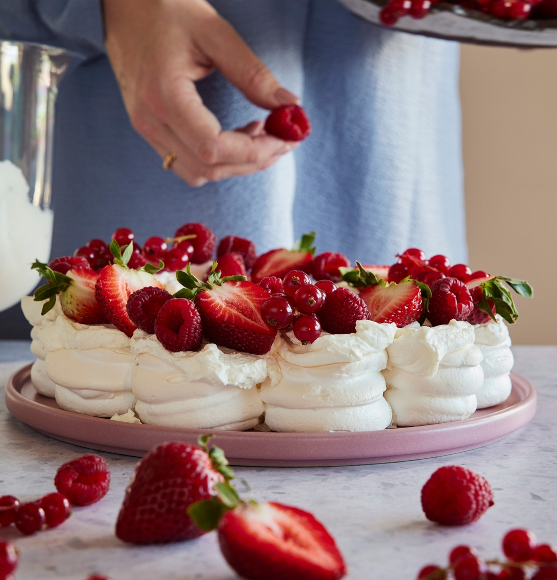 Pavlova Recipe – Fluffy Meringue Dessert | Ankarsrum