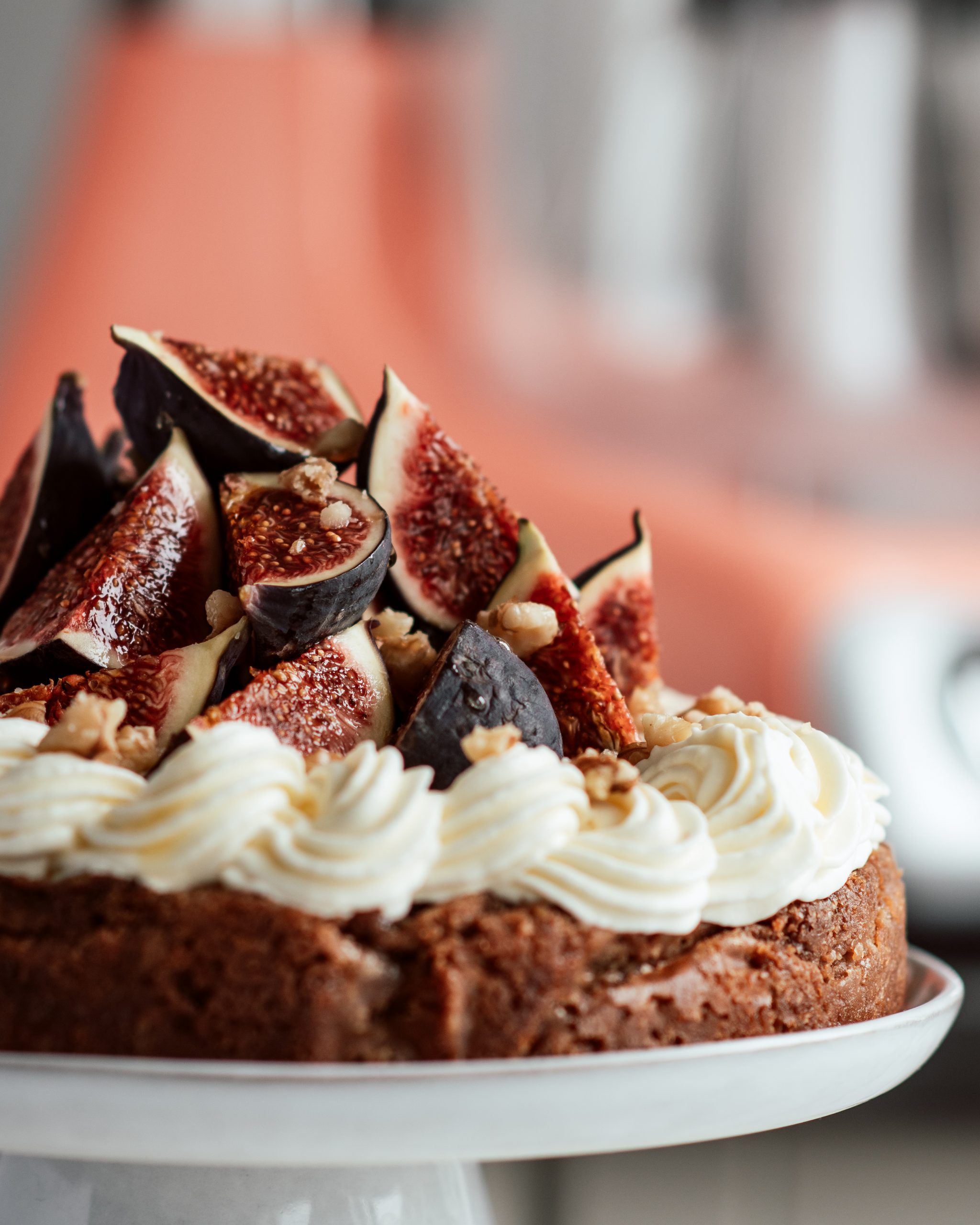 Walnut cake with figs - Ankarsrum Global